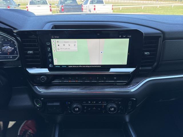 Photo of 2022 Iridescent Pearl Tricoat Chevrolet Silverado 1500