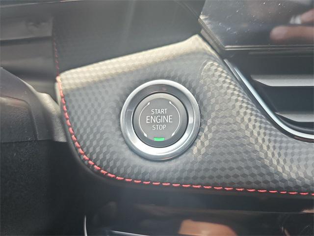 Photo of 2026 Polar White Tricoat Chevrolet Equinox
