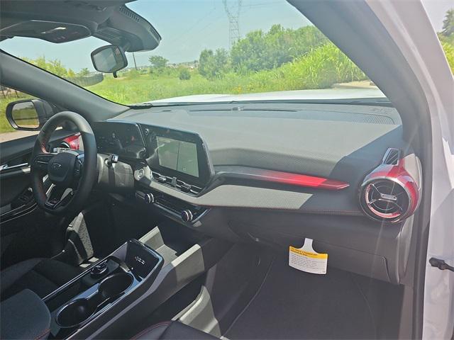 Photo of 2026 Polar White Tricoat Chevrolet Equinox