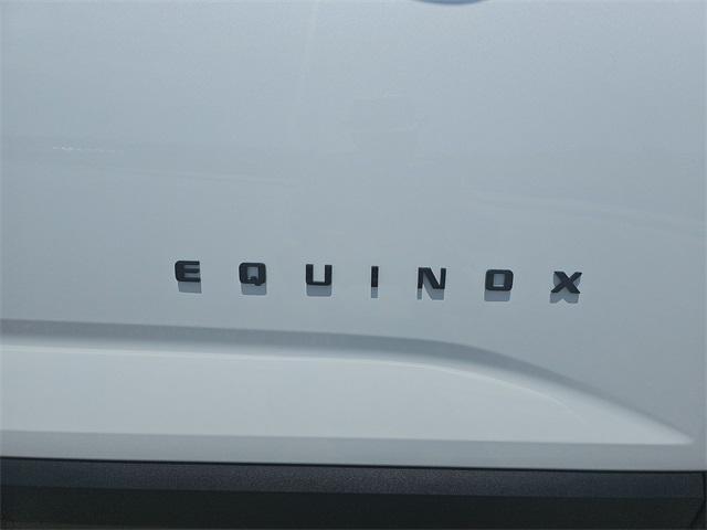 Photo of 2026 Polar White Tricoat Chevrolet Equinox