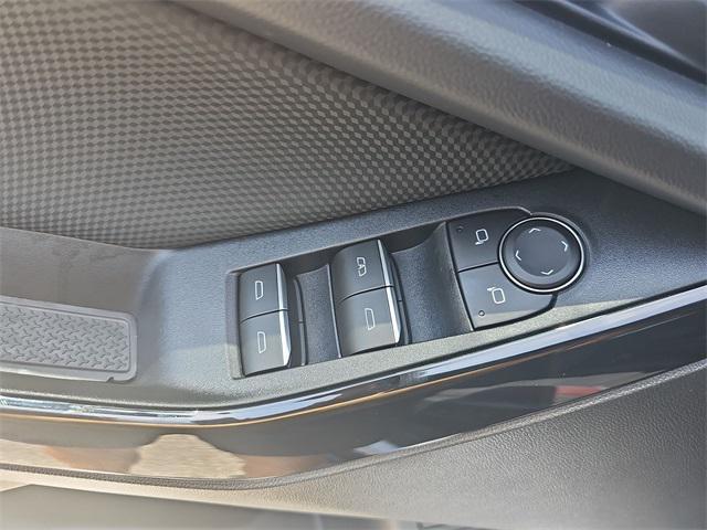 Photo of 2026 Polar White Tricoat Chevrolet Equinox