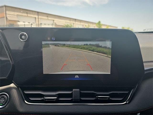 Photo of 2026 Polar White Tricoat Chevrolet Equinox