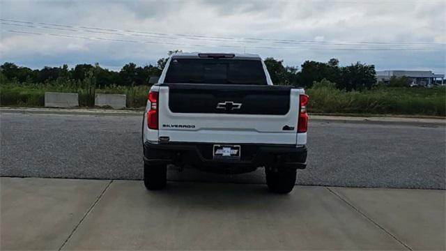 Photo of 2025 Summit White Chevrolet Silverado 1500