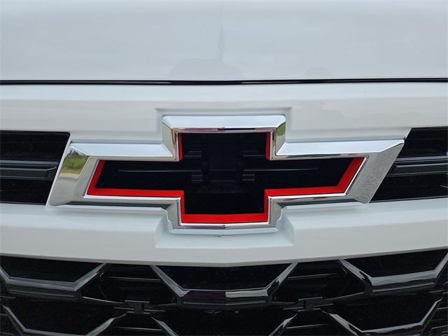 Photo of 2025 Summit White Chevrolet Silverado 1500