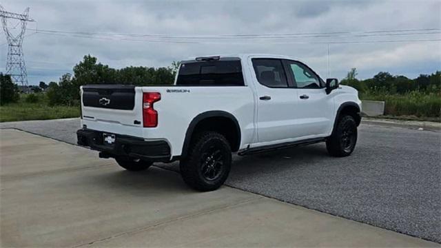Photo of 2025 Summit White Chevrolet Silverado 1500