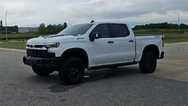 Photo of 2025 Summit White Chevrolet Silverado 1500