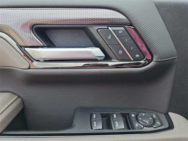 Photo of 2025 Summit White Chevrolet Silverado 1500