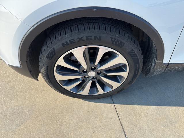 Photo of 2019 Summit White Buick Encore