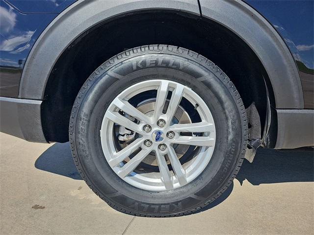 Photo of 2024 Black Metallic Ford Explorer