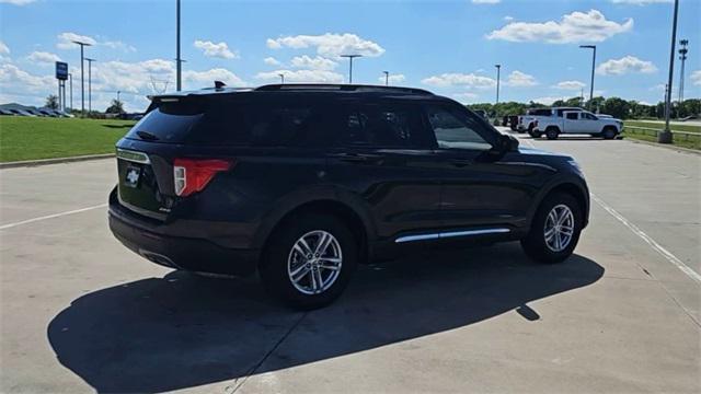 Photo of 2024 Black Metallic Ford Explorer