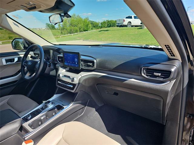 Photo of 2024 Black Metallic Ford Explorer