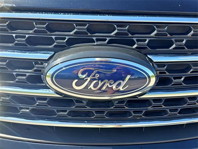 Photo of 2024 Black Metallic Ford Explorer