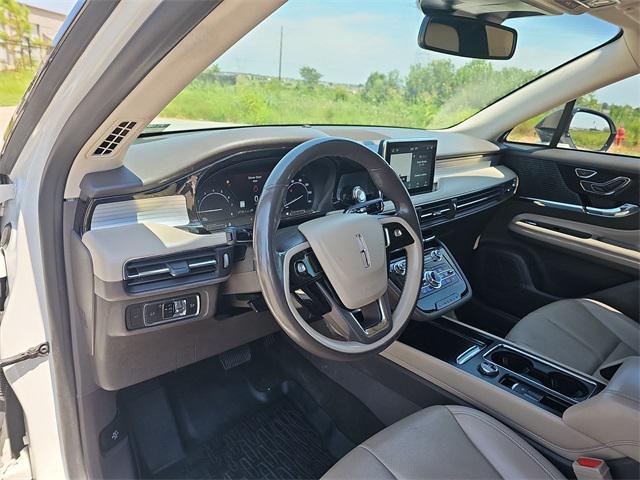 Photo of 2022 Pristine White Metallic Tri-Coat Lincoln Corsair