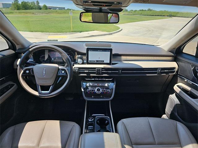 Photo of 2022 Pristine White Metallic Tri-Coat Lincoln Corsair