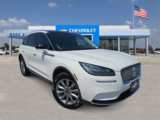 Photo of 2022 Pristine White Metallic Tri-Coat Lincoln Corsair