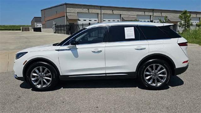 Photo of 2022 Pristine White Metallic Tri-Coat Lincoln Corsair