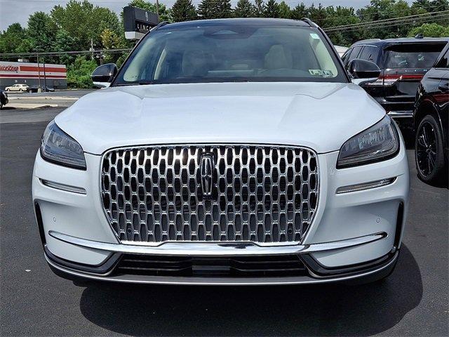 Photo of 2025 Crystal White Metallic Lincoln Corsair