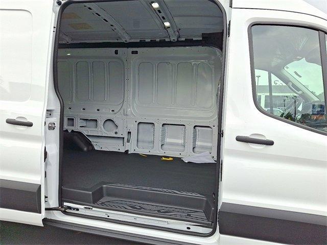 Photo of 2025 Oxford White Ford Transit-250