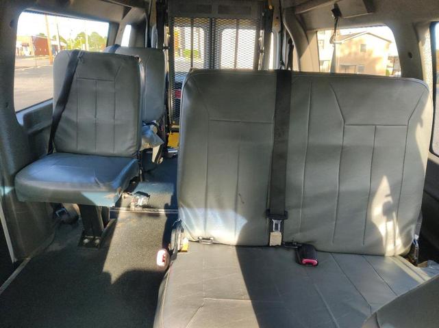 Photo of 2013 Oxford White Ford E350 Super Duty