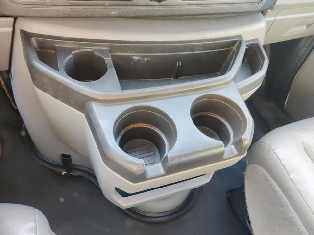 Photo of 2013 Oxford White Ford E350 Super Duty