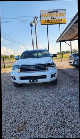 Photo of 2018 White Toyota Sequoia