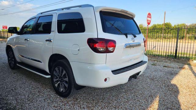 Photo of 2018 White Toyota Sequoia