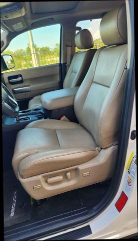 Photo of 2018 White Toyota Sequoia