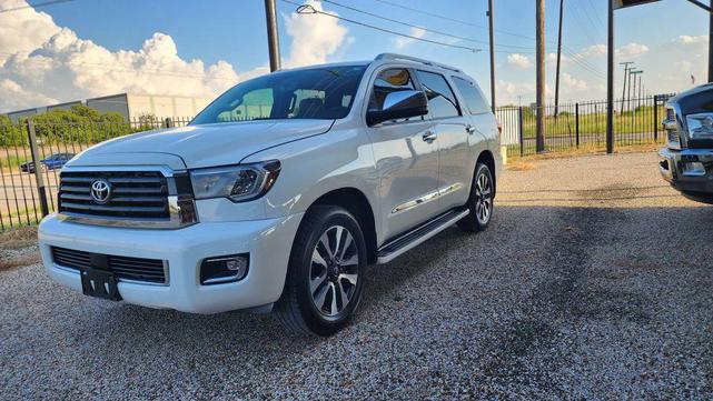 Photo of 2018 White Toyota Sequoia