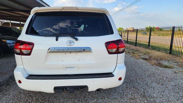 Photo of 2018 White Toyota Sequoia