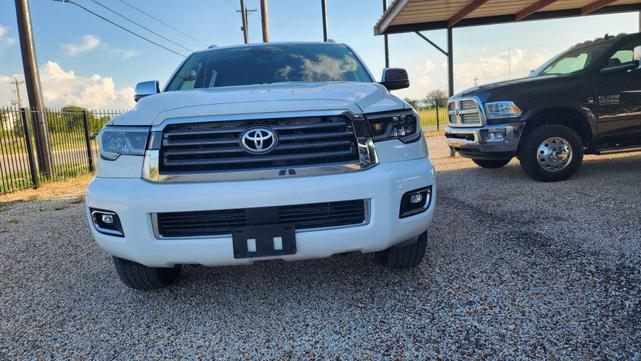 Photo of 2018 White Toyota Sequoia