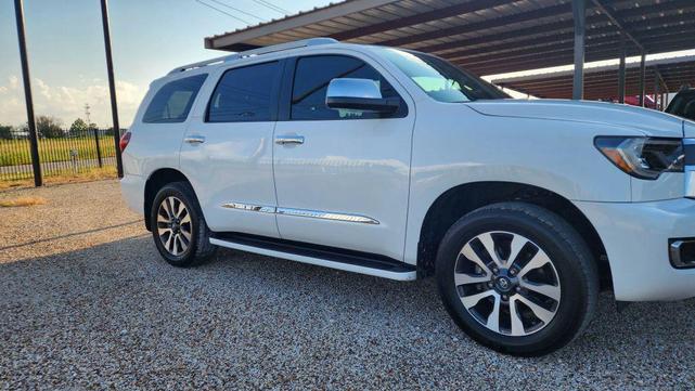 Photo of 2018 White Toyota Sequoia