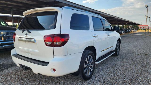 Photo of 2018 White Toyota Sequoia