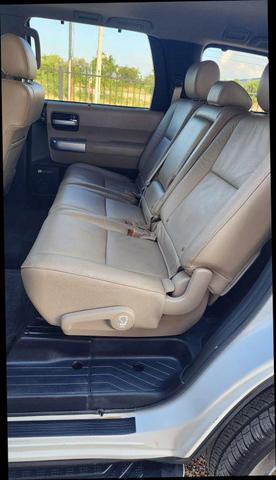 Photo of 2018 White Toyota Sequoia