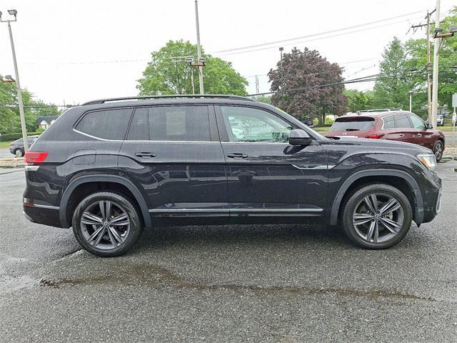 Photo of 2021 Black Volkswagen Atlas