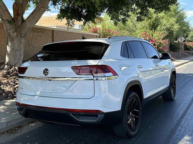 Photo of 2021 Oryx White Pearl Volkswagen Atlas Cross Sport