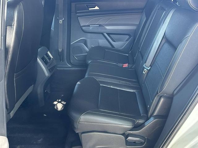 Photo of 2021 Oryx White Pearl Volkswagen Atlas Cross Sport