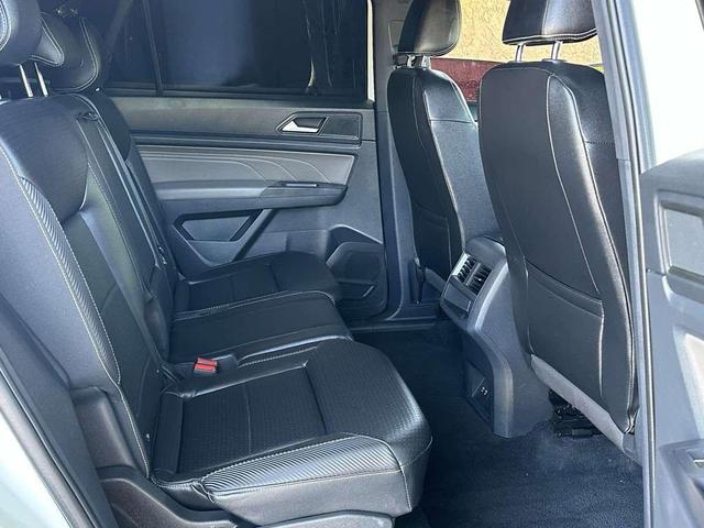 Photo of 2021 Oryx White Pearl Volkswagen Atlas Cross Sport