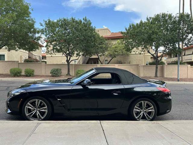 Photo of 2019 Black Sapphire Metallic BMW Z4