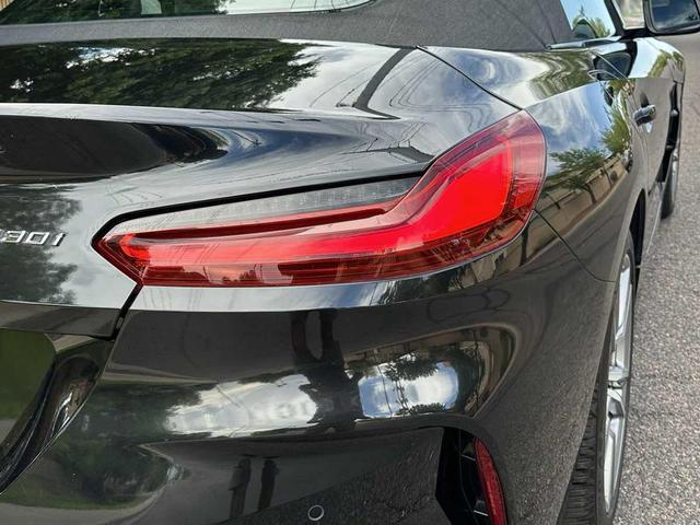 Photo of 2019 Black Sapphire Metallic BMW Z4