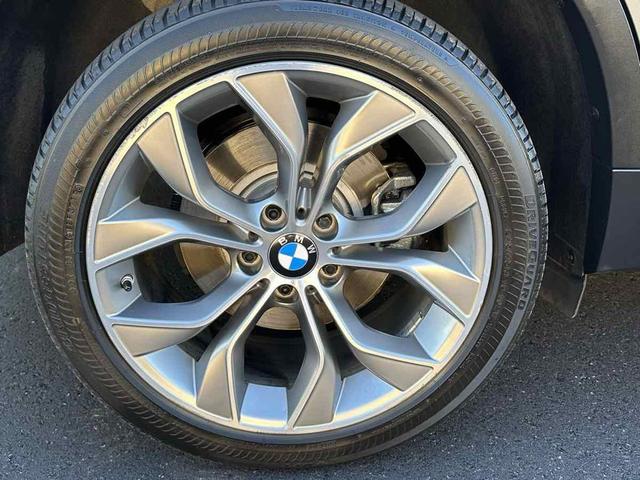 Photo of 2016 Space Gray Metallic BMW X3