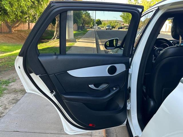 Photo of 2021 Polar White Mercedes-Benz GLC 300