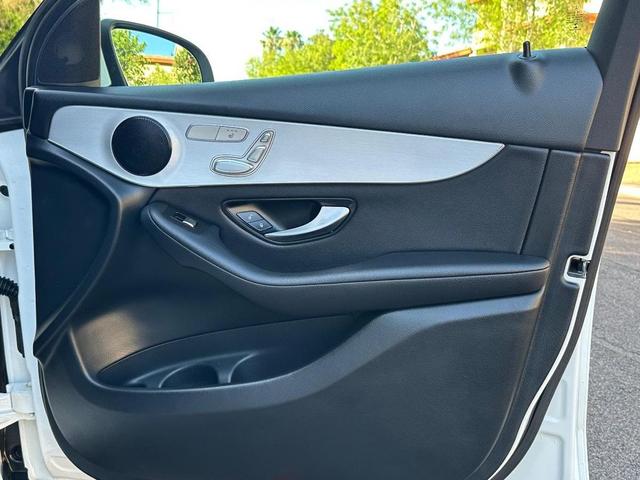 Photo of 2021 Polar White Mercedes-Benz GLC 300