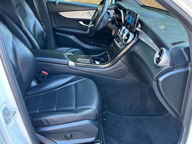 Photo of 2021 Polar White Mercedes-Benz GLC 300