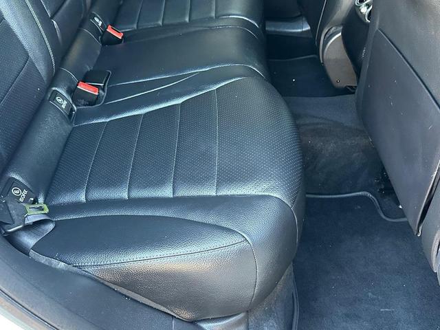 Photo of 2021 Polar White Mercedes-Benz GLC 300