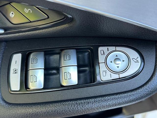 Photo of 2021 Polar White Mercedes-Benz GLC 300