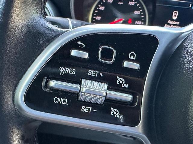 Photo of 2021 Polar White Mercedes-Benz GLC 300