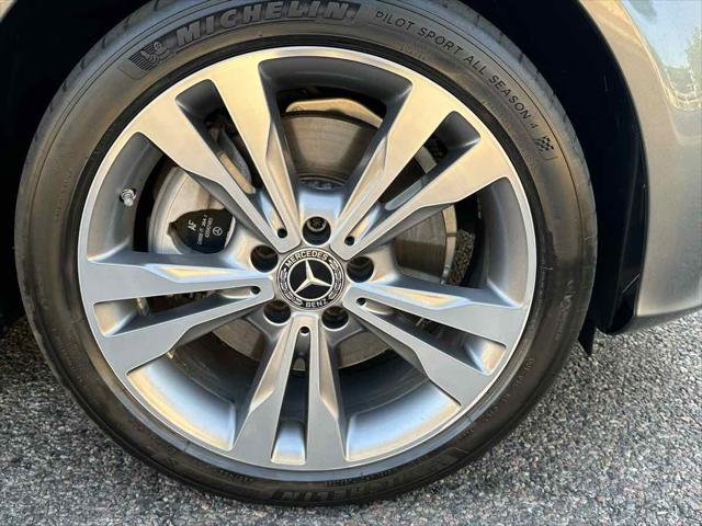 Photo of 2018 Selenite Grey Metallic Mercedes-Benz C-Class
