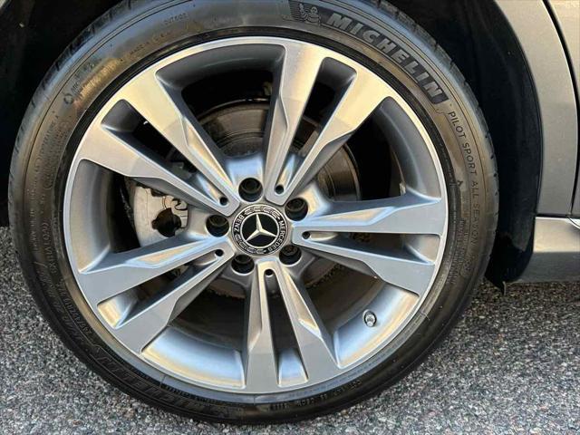 Photo of 2018 Selenite Grey Metallic Mercedes-Benz C-Class