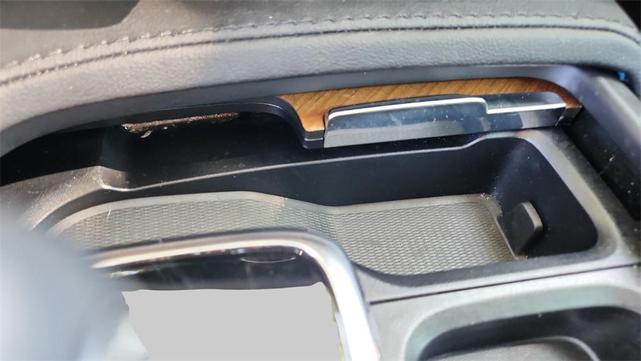 Photo of 2023 Crystal White Metallic Volvo XC90
