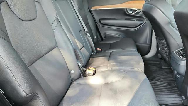 Photo of 2023 Crystal White Metallic Volvo XC90